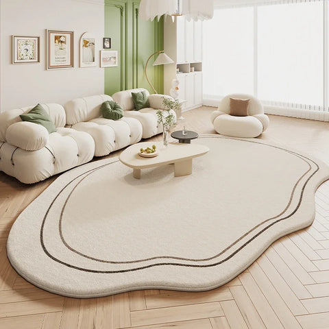 Tapis forme organique – Crème liseré noir
